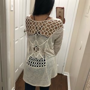 Windsor Detailed High Low Blouse